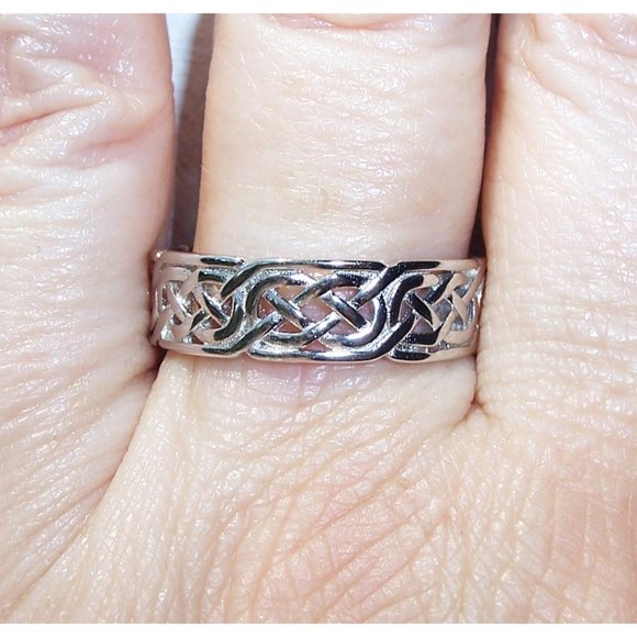 925 STERLING SILVER Celtic Irish Endless Knot Band Ring - Picture 3 of 15